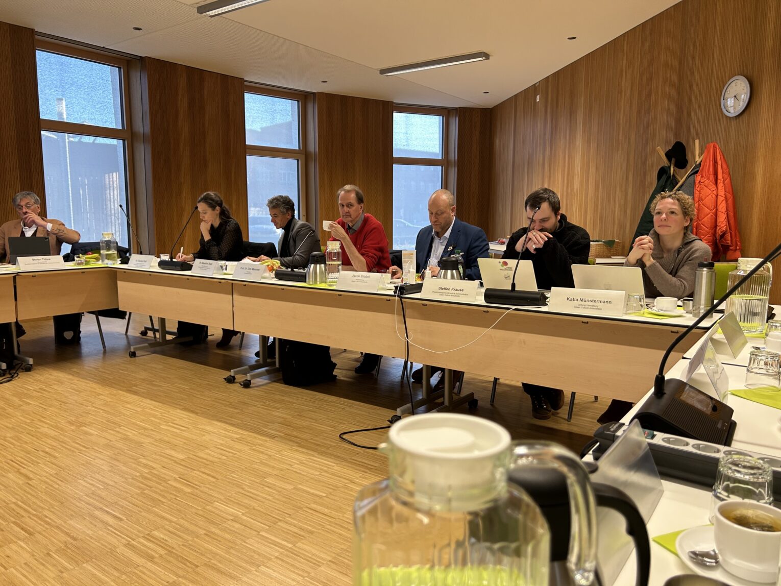 Foto von der laufenden 3. Beiratssitzung im Konferenzraum des Umweltbundesamts